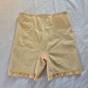 Vintage Cream With Lace Trim Shapewear Shorts By SARONG Size XL Stocking Tabs
